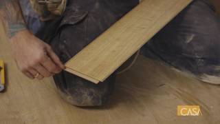 Changer une planche de plancher flottant [upl. by Ellenwahs]