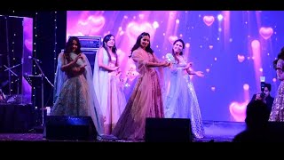 Alia Bhatt dancing at friends wedding  Bride and Bridesmaids  Nachde ne saare  Love letter [upl. by Assilak]