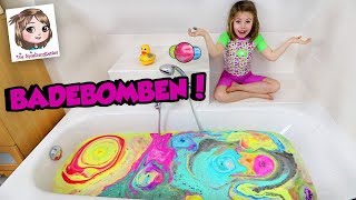 LUSH BADEBOMBEN CHALLENGE 🛀 Hannah schmeißt ALLE in die Badewanne und geht darin baden 😱 [upl. by Ailesor]