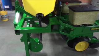 John Deere 70007100 2 Row Planter With Dry Fertilize [upl. by Isiahi506]