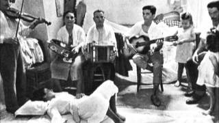 Italian Traditional Music Puglia Pizzica de Focu [upl. by Hadias324]